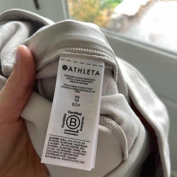 Athleta Peak Hybrid Fleece Tight - XS - Picture 10 of 10